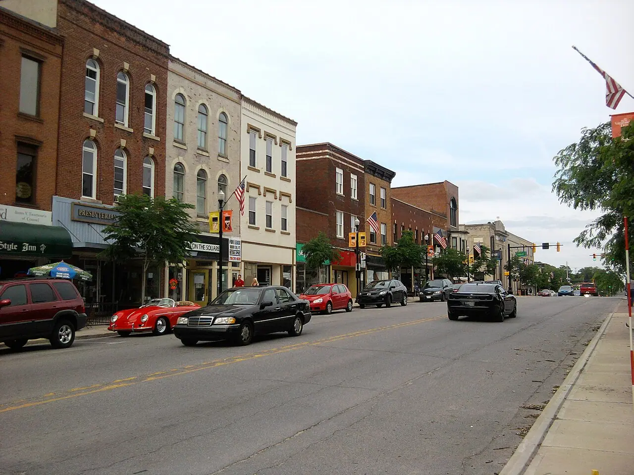 Brick storefronts along Lincolnway in downtown Valparaiso